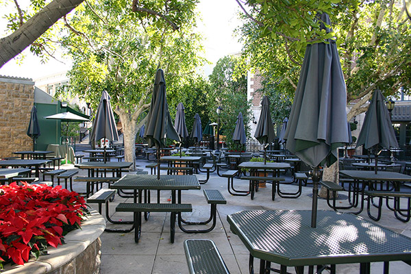 Warner Bros. Studios SA Commissary Park Picture 3