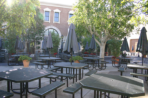 Warner Bros. Studios SA Commissary Park Picture 4