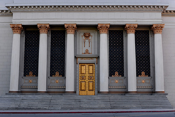 Warner Bros. Studios SA Embassy Courtyard : New York Park Picture 4