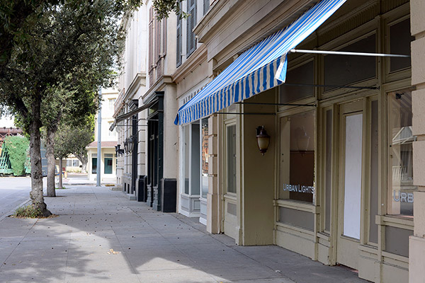 Warner Bros. Studios SA French St Picture 3