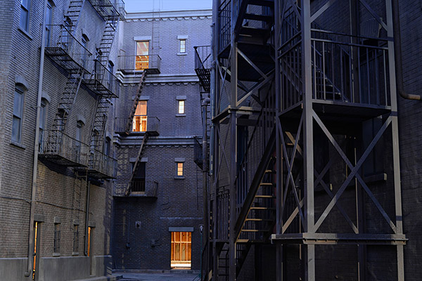 Warner Bros. Studios SA Hennesey St Picture 10