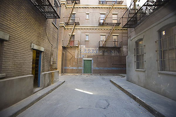 Warner Bros. Studios SA Hennesey St Picture 11