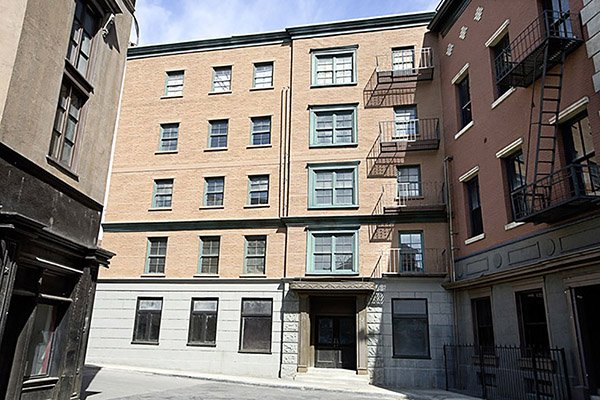 Warner Bros. Studios SA Hennesey St Picture 12