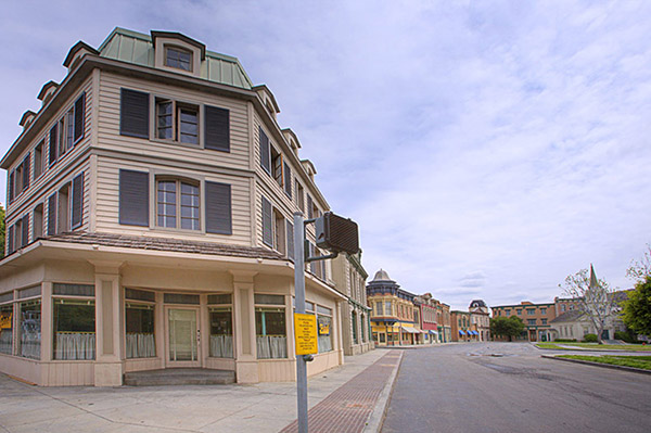 Warner Bros. Studios SA Midwest Business & Residential St Picture 3