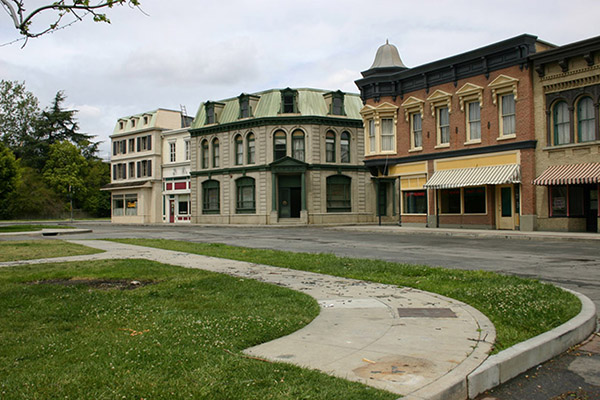 Warner Bros. Studios SA Midwest Business & Residential St Picture 4