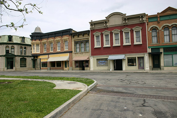 Warner Bros. Studios SA Midwest Business & Residential St Picture 5