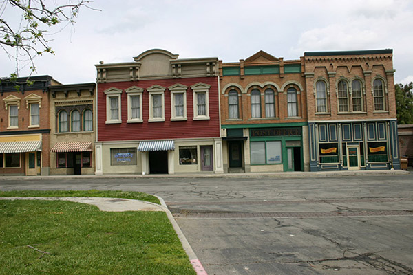 Warner Bros. Studios SA Midwest Business & Residential St Picture 6