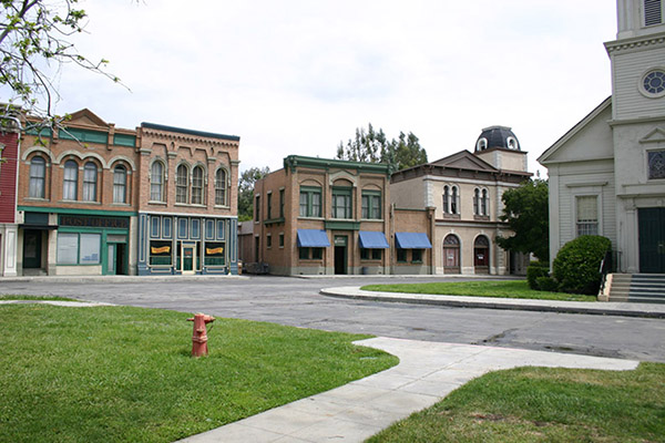 Warner Bros. Studios SA Midwest Business & Residential St Picture 7