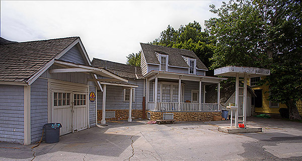 Warner Bros. Studios SA Midwest Business & Residential St Picture 12
