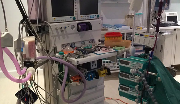 West London Film Studios SA Operating Theatre Set Picture 8