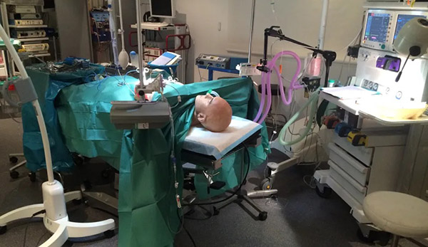 West London Film Studios SA Operating Theatre Set Picture 9