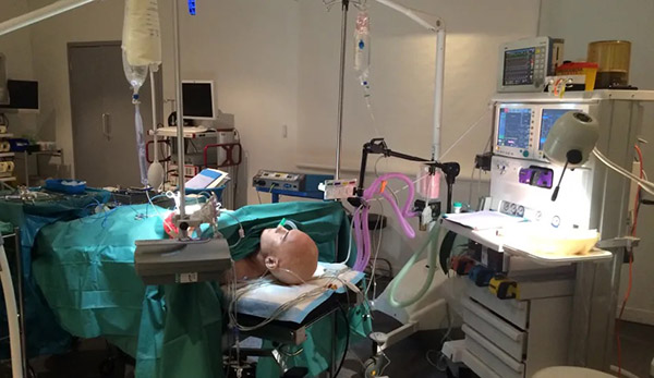 West London Film Studios SA Operating Theatre Set Picture 10