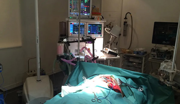 West London Film Studios SA Operating Theatre Set Picture 12