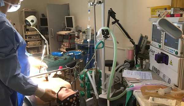 West London Film Studios SA Operating Theatre Set Picture 20