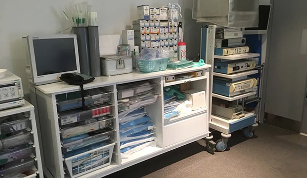 West London Film Studios SA Operating Theatre Set Picture 23