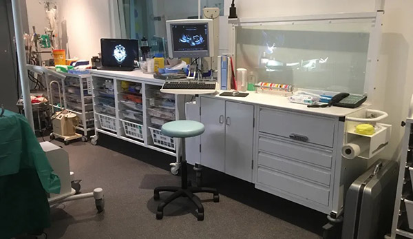West London Film Studios SA Operating Theatre Set Picture 24