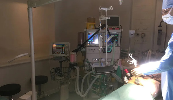 West London Film Studios SA Operating Theatre Set Picture 25