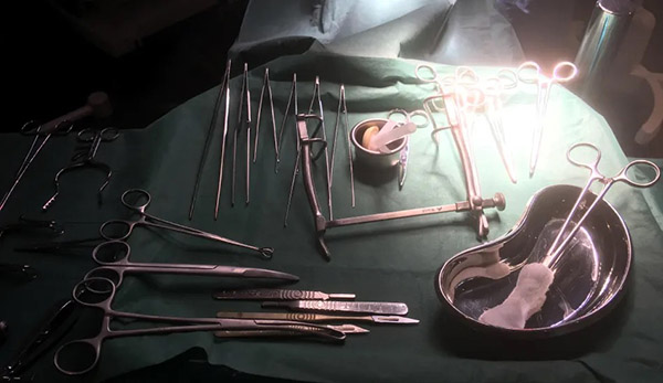 West London Film Studios SA Operating Theatre Set Picture 28