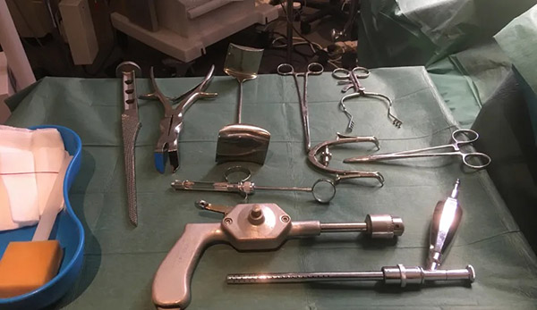 West London Film Studios SA Operating Theatre Set Picture 29