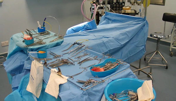 West London Film Studios SA Operating Theatre Set Picture 34