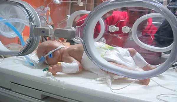 West London Film Studios SA Maternity : Baby Unit Picture 4
