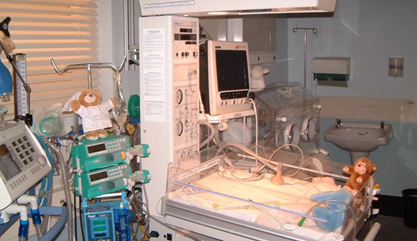 West London Film Studios SA Maternity : Baby Unit Picture 5
