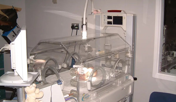 West London Film Studios SA Maternity : Baby Unit Picture 6