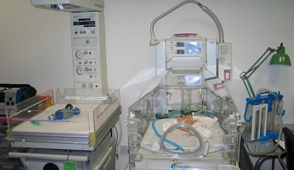 West London Film Studios SA Maternity : Baby Unit Picture 9