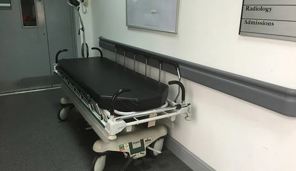 West London Film Studios SA Outpatients Reception : Waiting Area Picture 10