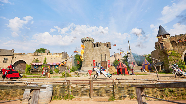 Puy Du Fou Studio SA Chateau exterieur Picture 00005