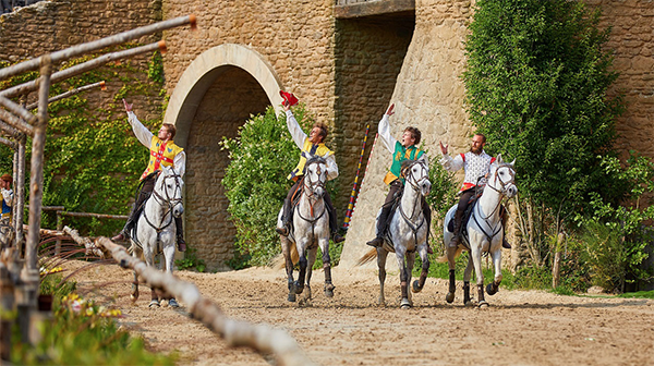 Puy Du Fou Studio SA Chateau exterieur Picture 00008