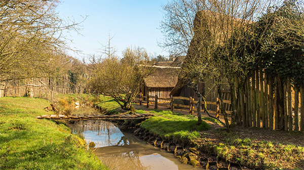 Puy Du Fou Studio SA Hameau Médévial Picture 00009