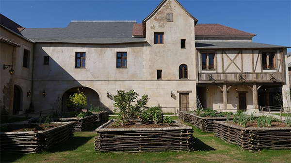 Puy Du Fou Studio SA Village Médivial Picture 00005