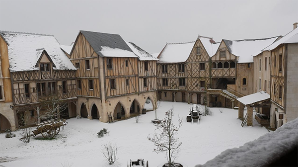 Puy Du Fou Studio SA Village Médivial Picture 00006