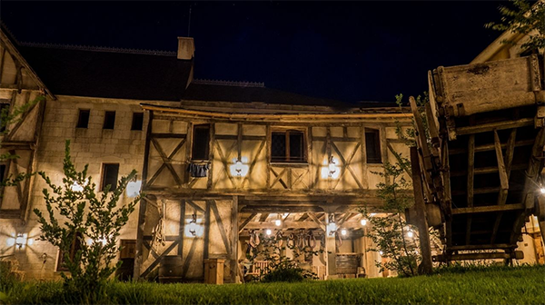 Puy Du Fou Studio SA Village Médivial Picture 00008