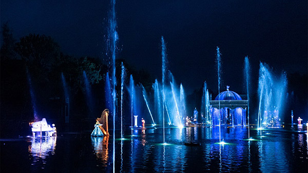 Puy Du Fou Studio SA Magic Lake Picture 4
