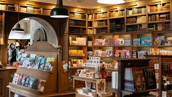 Puy Du Fou Studio SA Belle Epoque Shops Picture 6