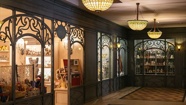 Puy Du Fou Studio SA Belle Epoque Shops Picture 7