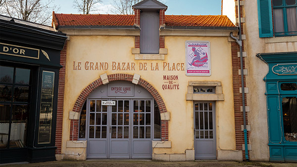 Puy Du Fou Studio SA Belle Epoque Shops Picture 12