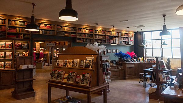 Puy Du Fou Studio SA Belle Epoque Shops Picture 17