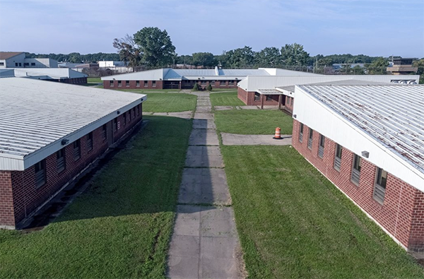 Broadway Stages SA Correctional Facility Picture 9