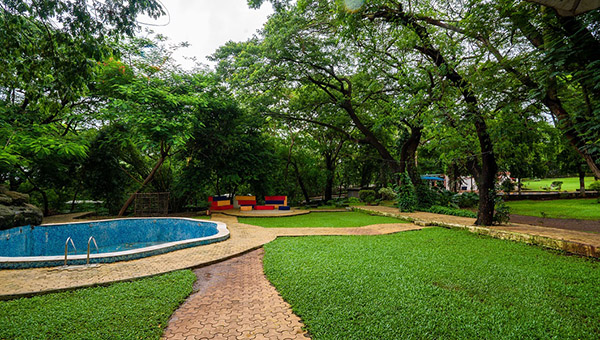 Film City Mumbai SA Garden, Water Fountain  Picture 00003