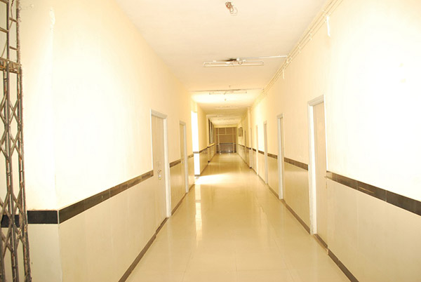 Film City Mumbai SA Hospital : Railway Station : Airport Entry Picture 00004