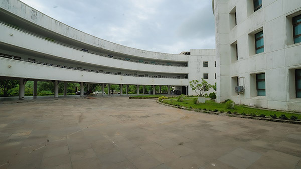 Film City Mumbai SA Whistling Wood Building Picture 00003