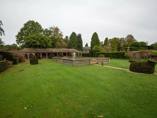 Tatton Film Studios SA Peover Hall Gardens Picture 5