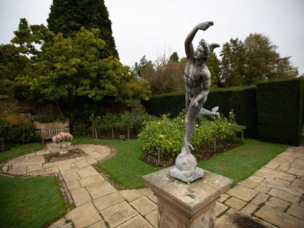 Tatton Film Studios SA Peover Hall Gardens Picture 6