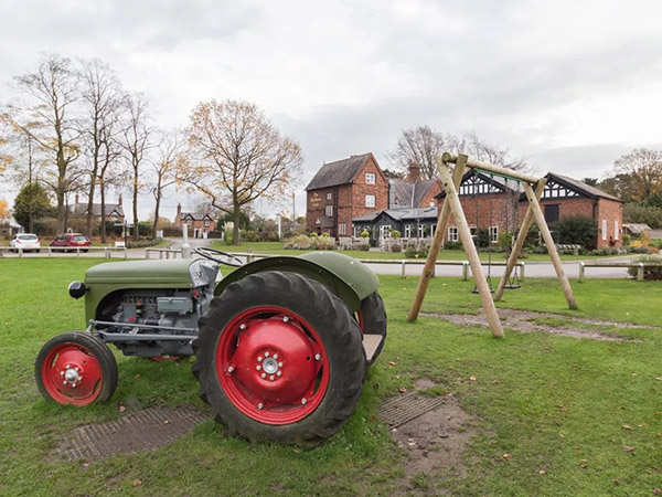 Tatton Film Studios SA The Hayhurst Arms Picture 6