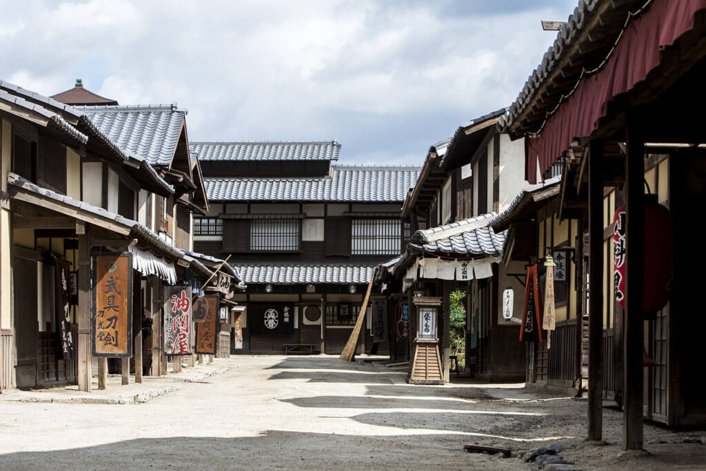 Toei Kyoto Studios SA Eigamura_set Picture 002