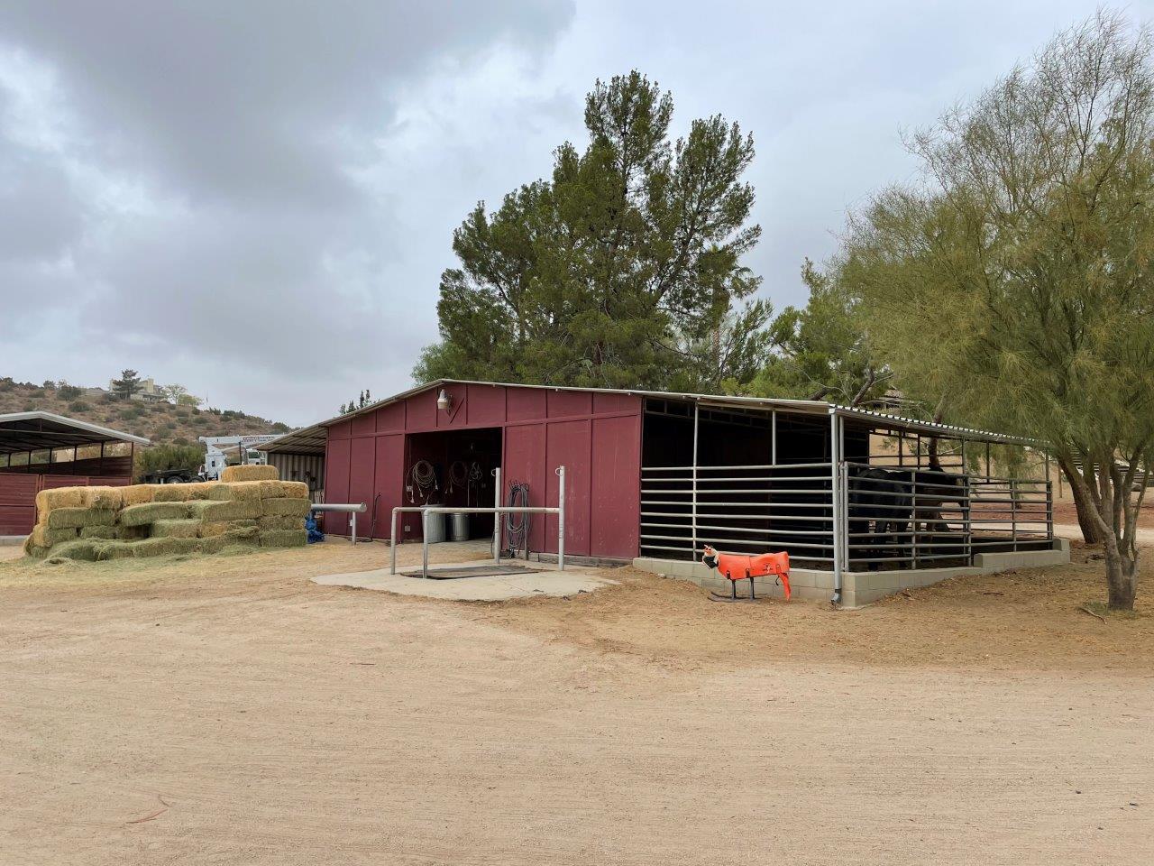 6 Guns Film Location SA Horse Barn Picture 4