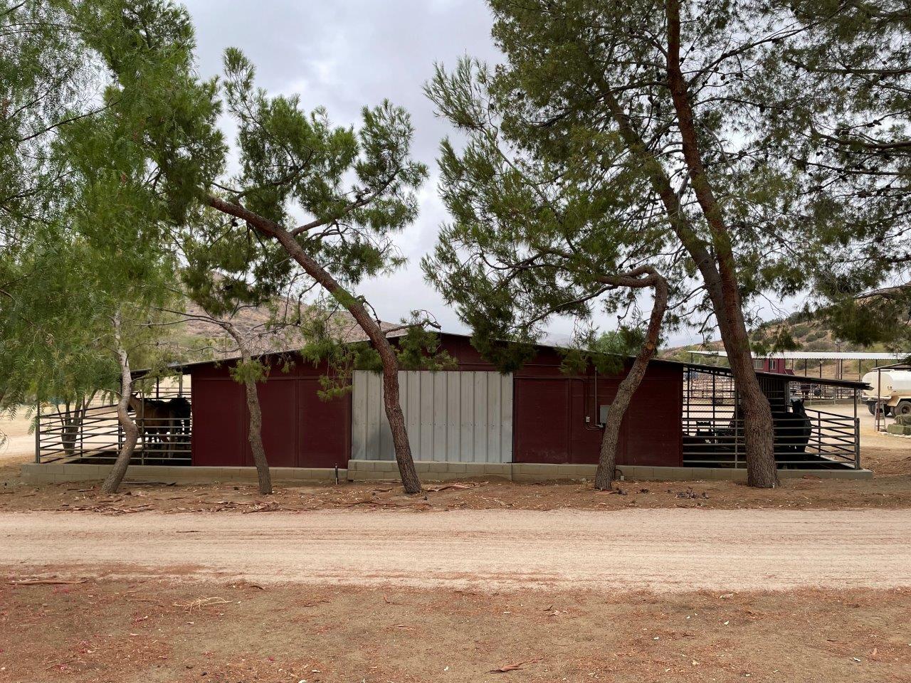 6 Guns Film Location SA Horse Barn Picture 6